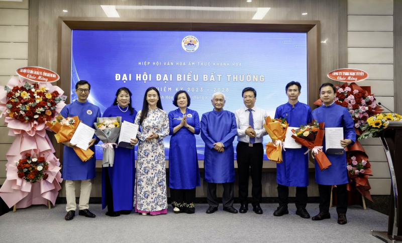 Từ chợ địa phương đến du lịch ẩm thực: Di sản sống trên bàn ăn