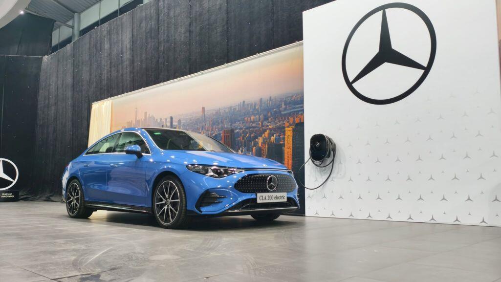 Mercedes CLA 200 EV: sedan điện hạng sang dưới 1,7 tỷ đồng có đáng tiền?
