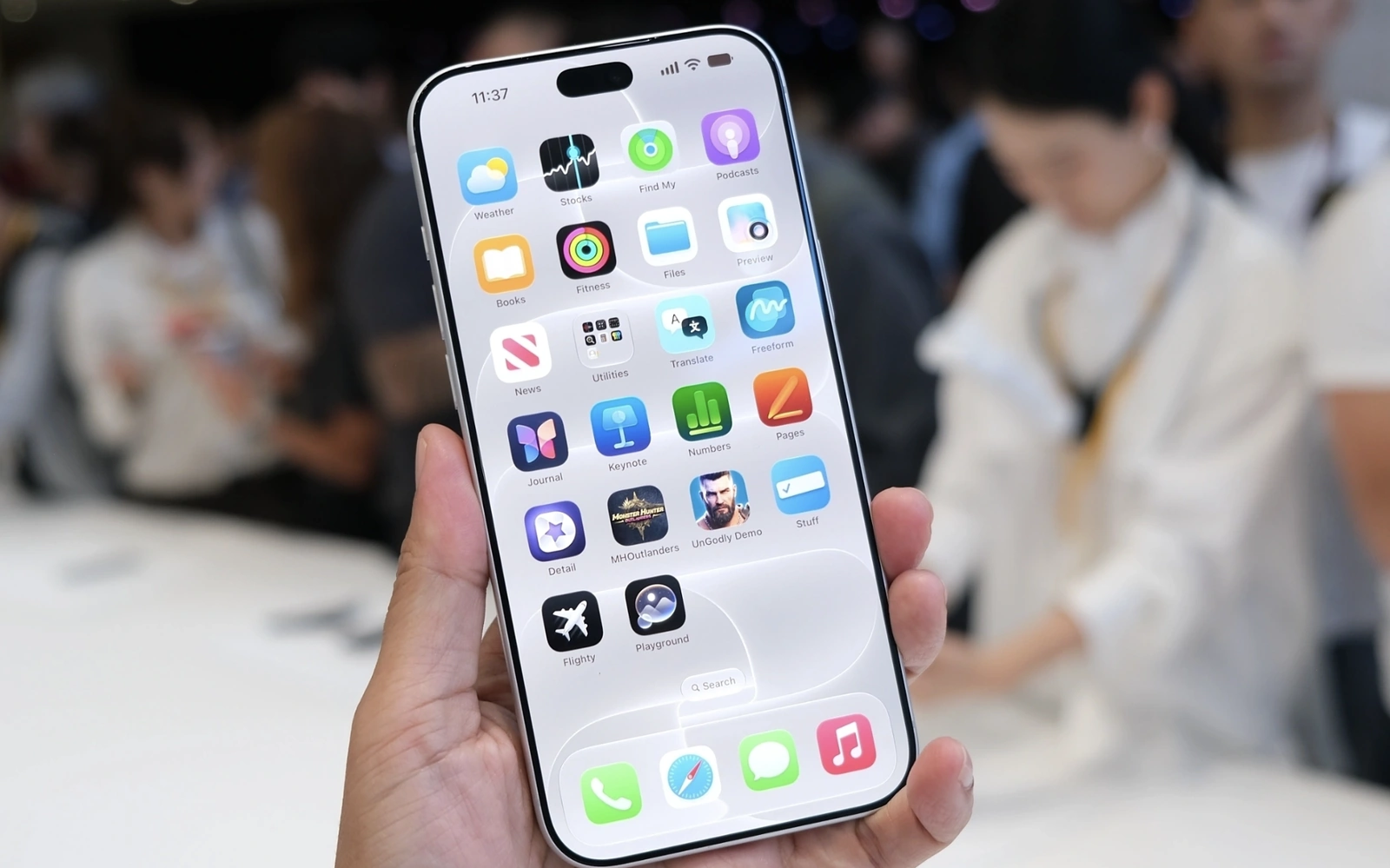 Dynamic Island iPhone 18: Khi Apple cố tình đi ngược đám đông