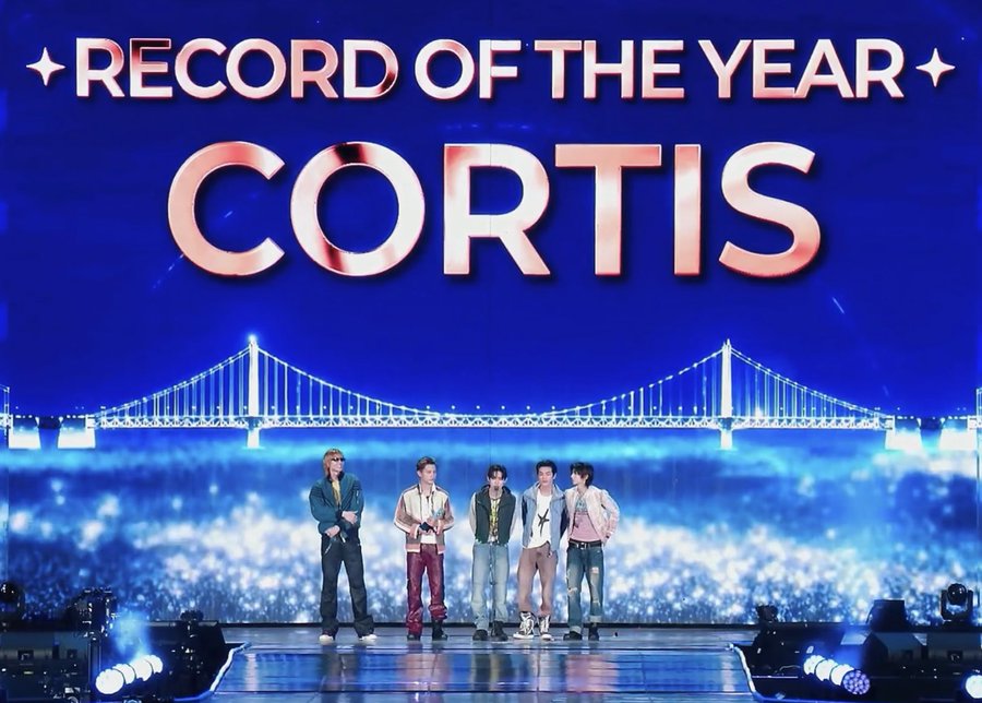 The Fact Music Awards: Khi sao hạng A vắng bóng và spotlight đổi hướng