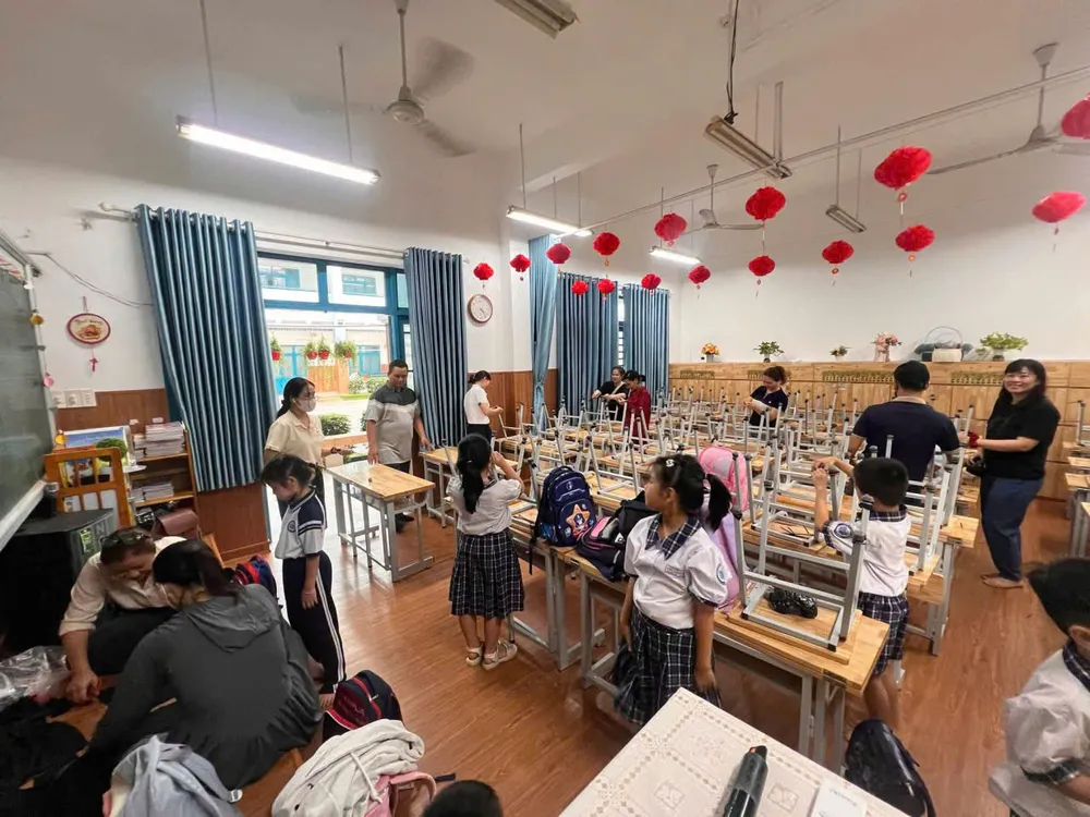 Phụ huynh tự tay bảo vệ: Giải pháp an toàn lớp học