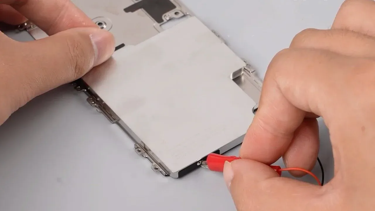 iPhone 18 Pro拆解:散热系统 nâng cấp, Dynamic Island缩小 và pin lớn hơn