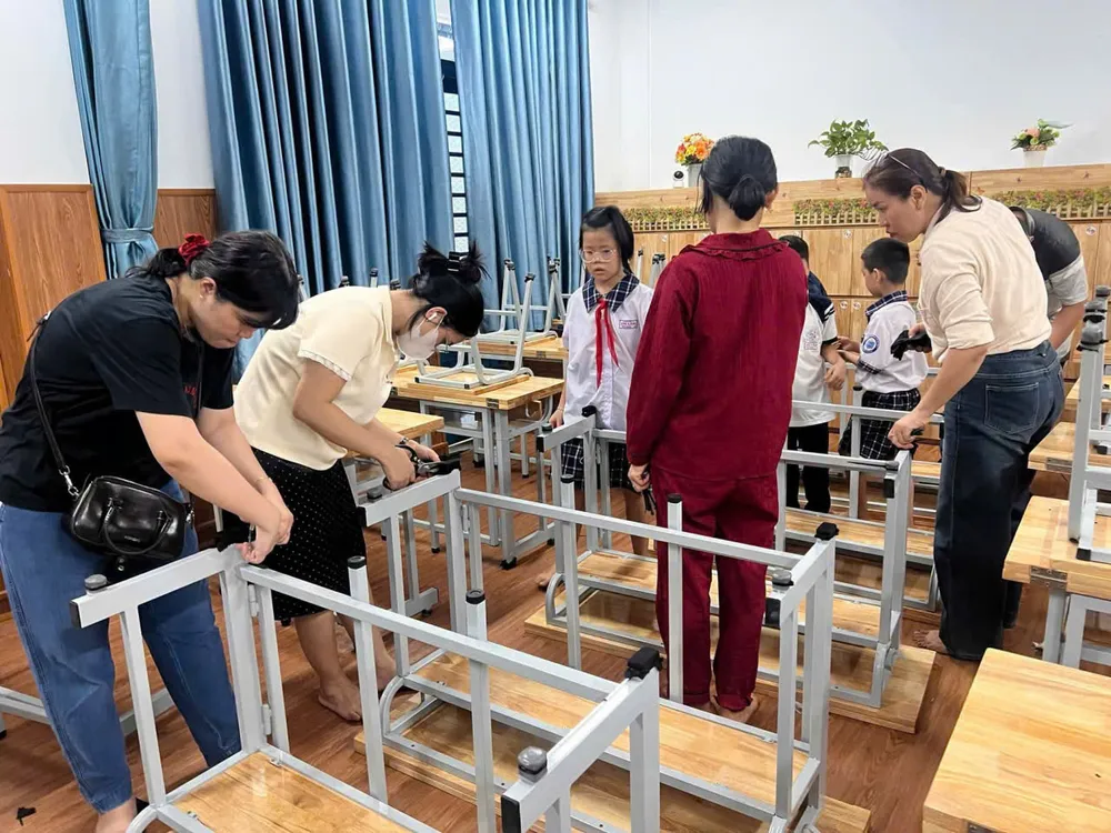 Phụ huynh tự tay bảo vệ: Giải pháp an toàn lớp học