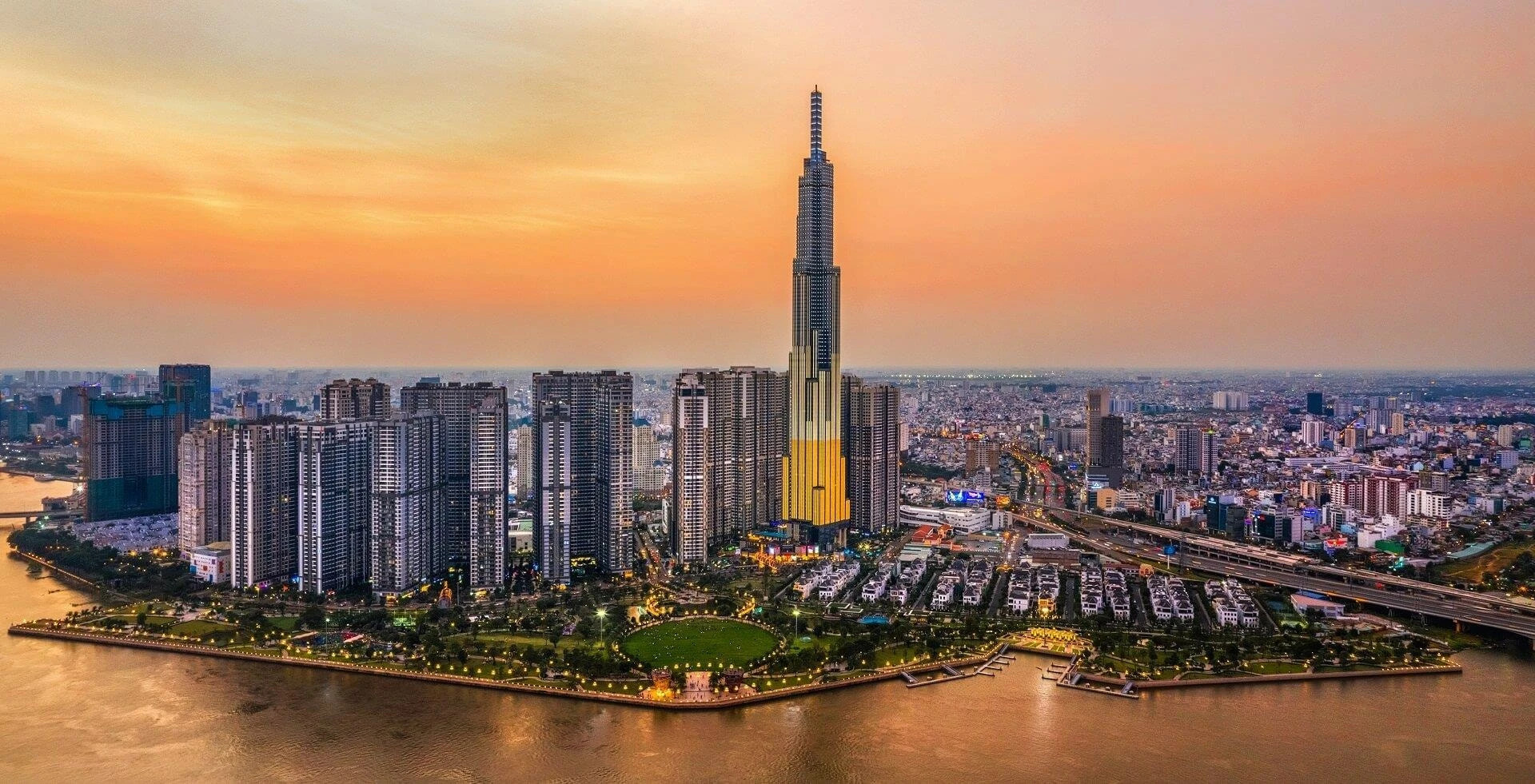 Tăng trưởng 8,39% vượt xa Thái Lan: bài toán doanh nghiệp sau con số GDP