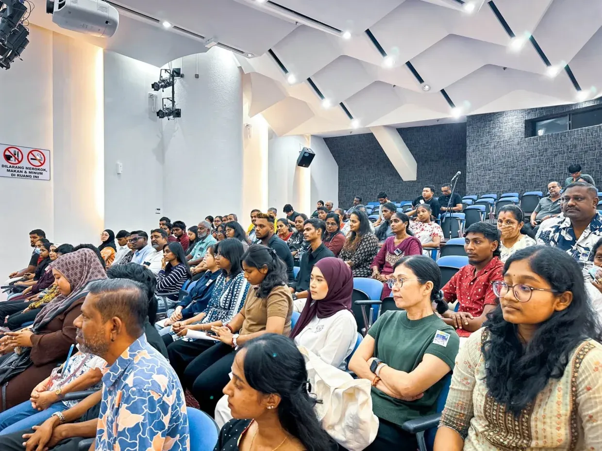 Donasi Komputer Riba Buka Laluan Akses Digital Pelajar Berkeperluan