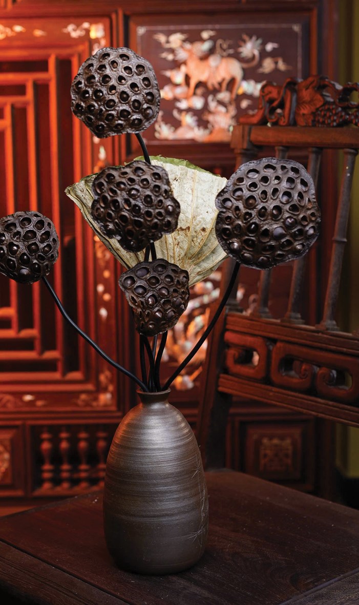 Từ sen Huế đến hoa thủy tinh: khi quà tặng có linh hồn