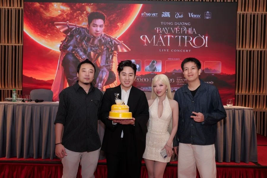 Tùng Dương ‘bay cao’ với liveshow sân vận động Mỹ Đình