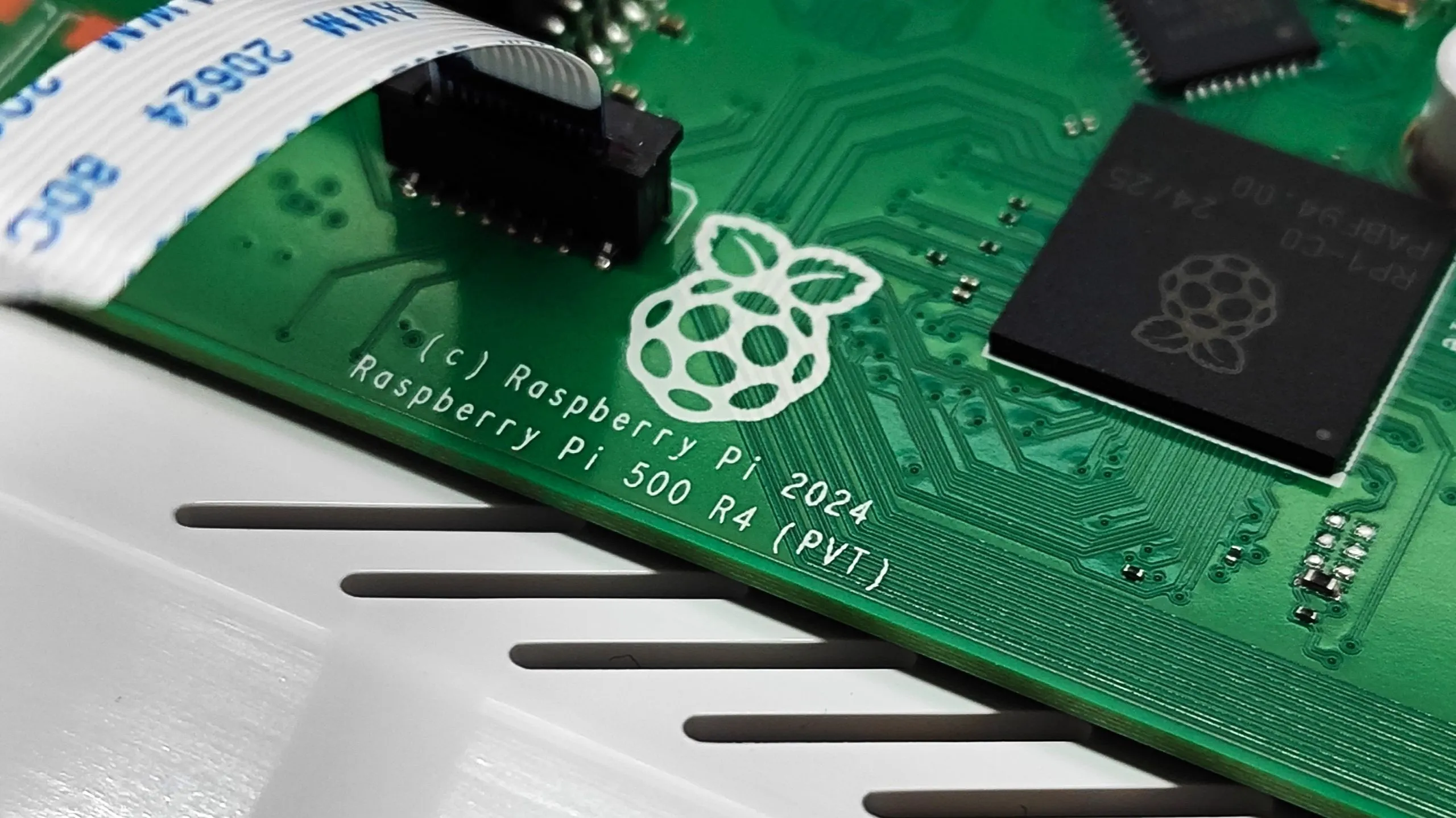 Tại sao Raspberry Pi khóa nâng cấp RAM và cộng đồng nổi giận