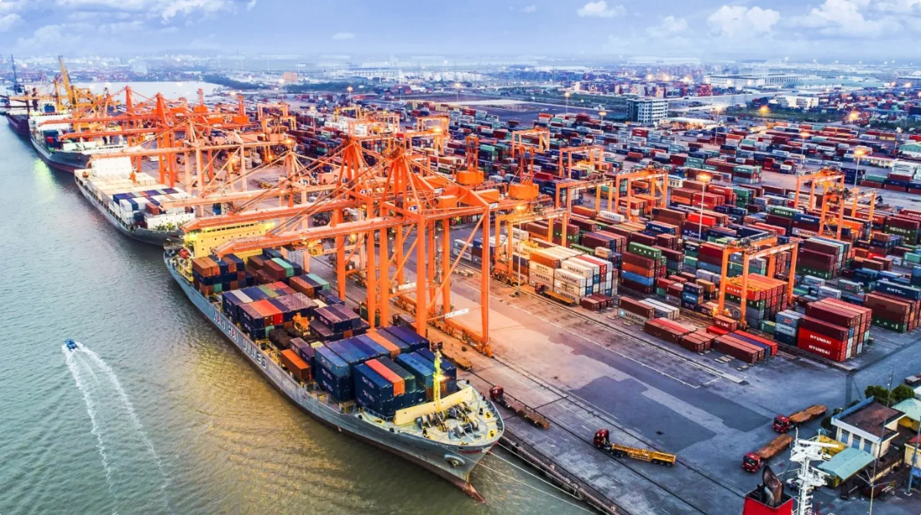 Logistics Việt Nam chỉ giữ 5% thị phần: khoảng cách đang bị kéo rộng