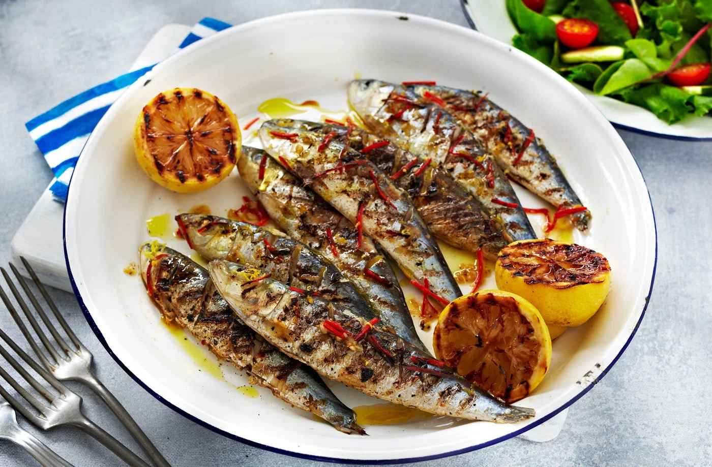 Cá mòi giá 40.000 đồng/kg: Hướng dẫn mua loại cá omega-3 bình dân thay thế cá hồi