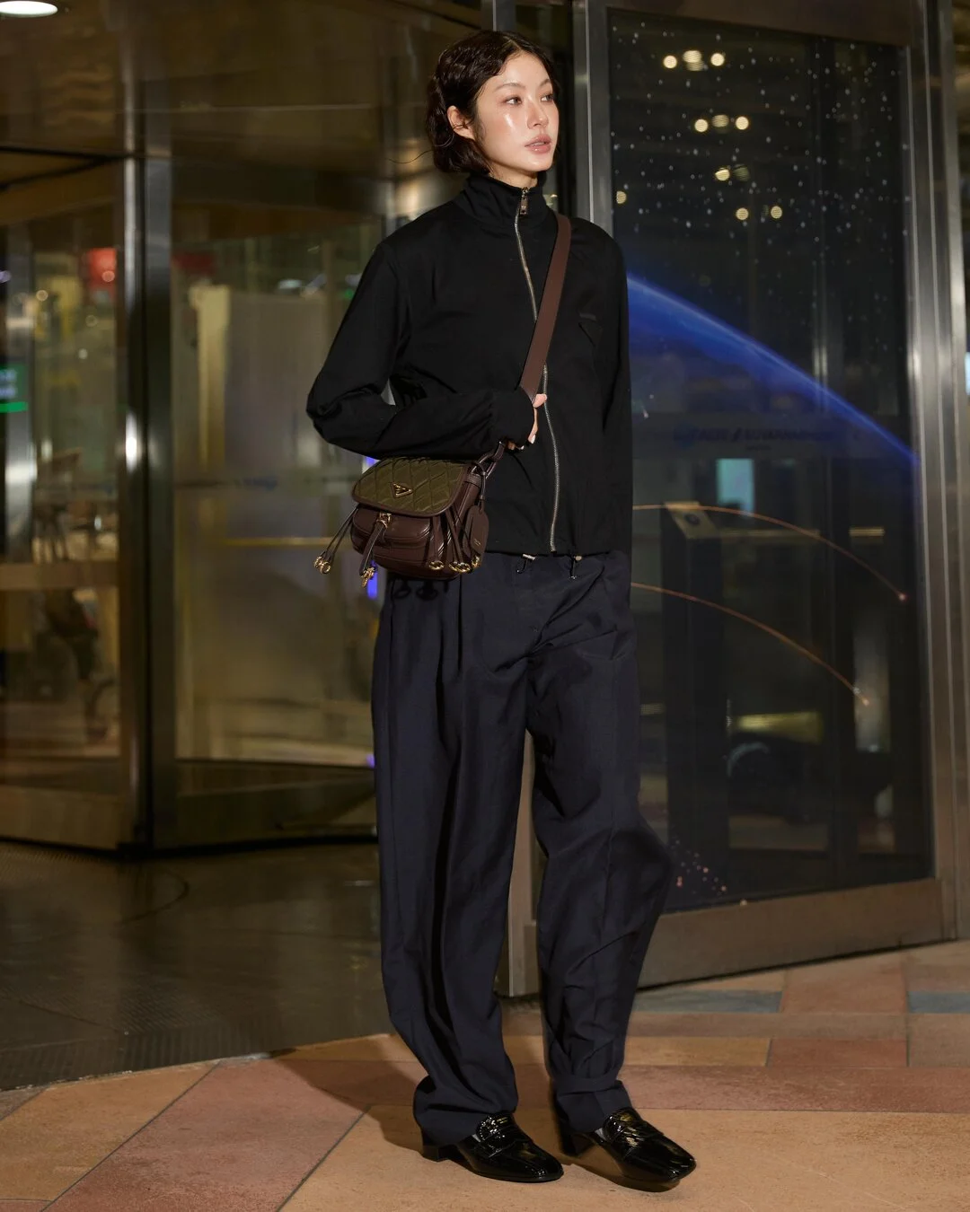 Cách phối đồ tối giản của sao tại show Prada: Bài học từ hàng ghế đầu