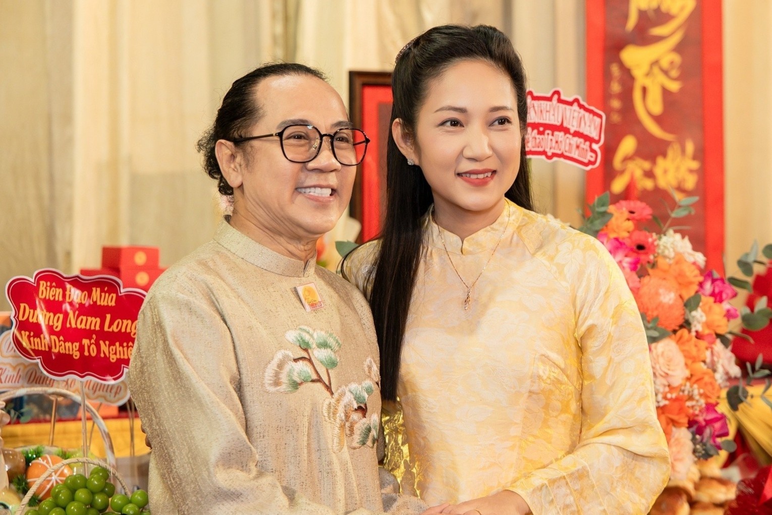 Hoài Lâm và Hoài Linh tại lễ Giỗ Tổ nghề: Nhịp cầu thế hệ trên sân khấu truyền thống