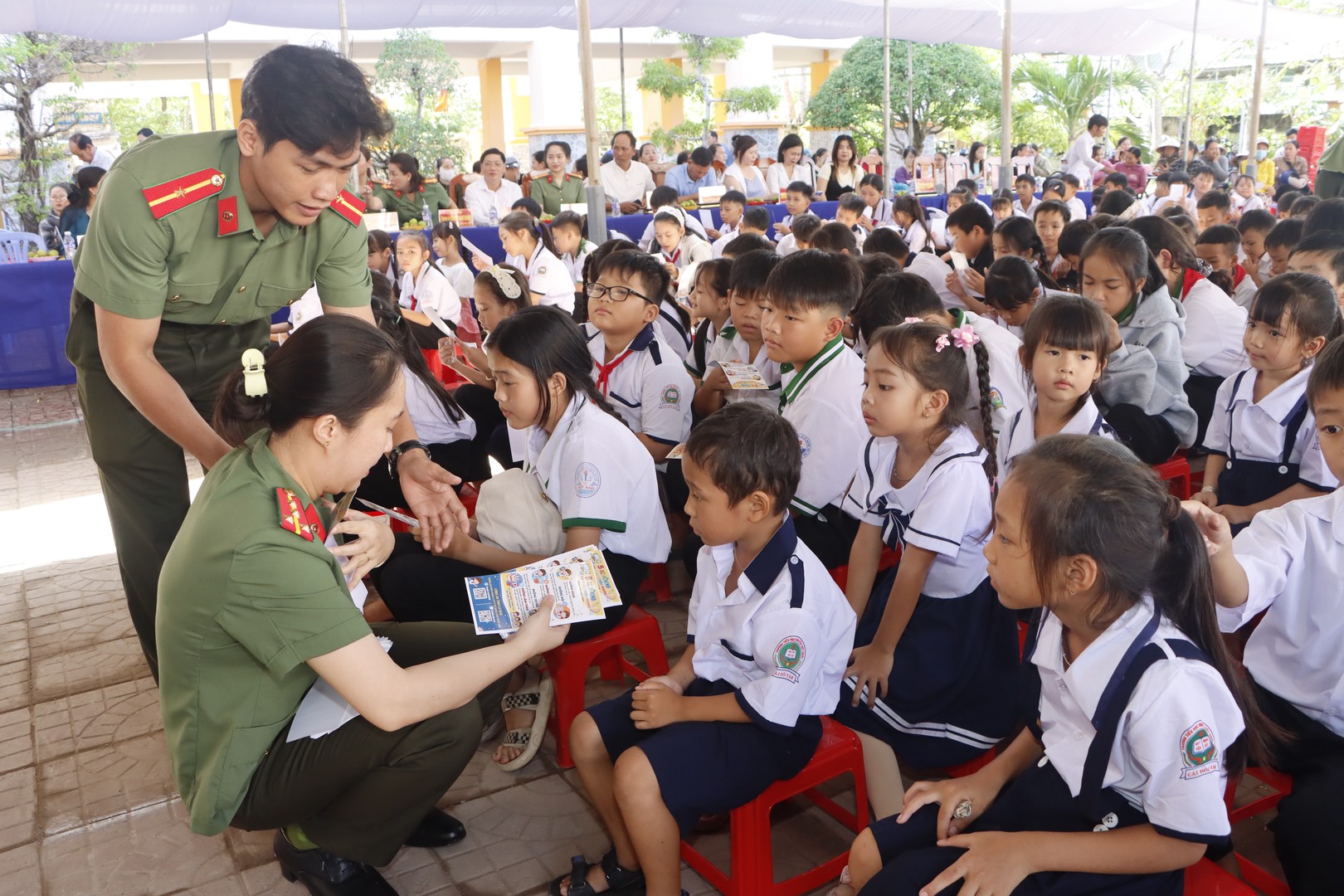 Trung thu an toàn số: Biến lễ hội thành lớp học bảo vệ trẻ trực tuyến