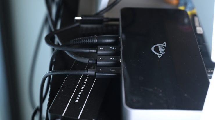 So sánh dock Thunderbolt 5 cho MacBook Pro M3 Max và laptop chuyên nghiệp