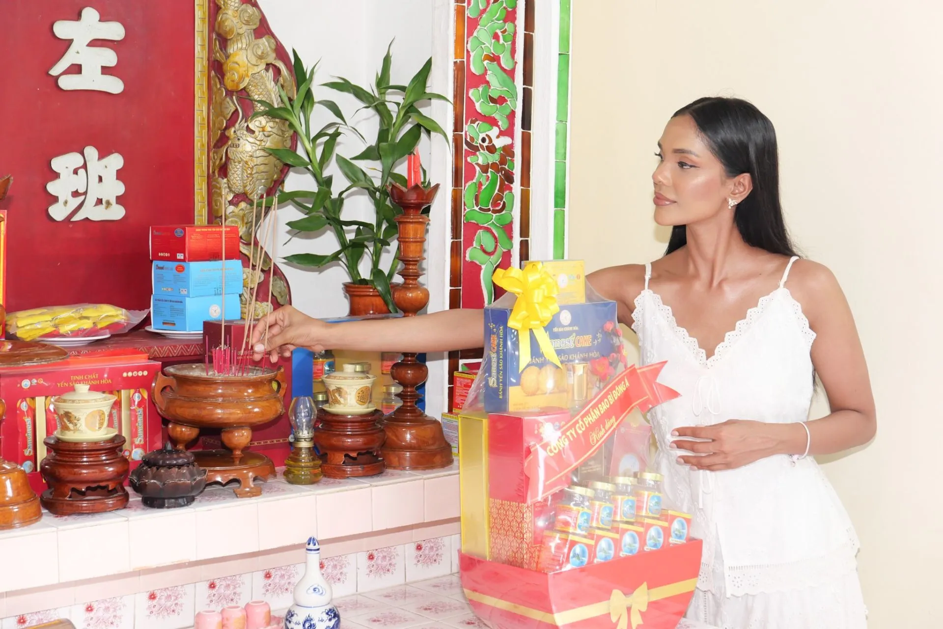 Hoa hậu Thế giới khám phá Đảo Yến Hòn Nội: Cú hích vàng cho du lịch Khánh Hòa