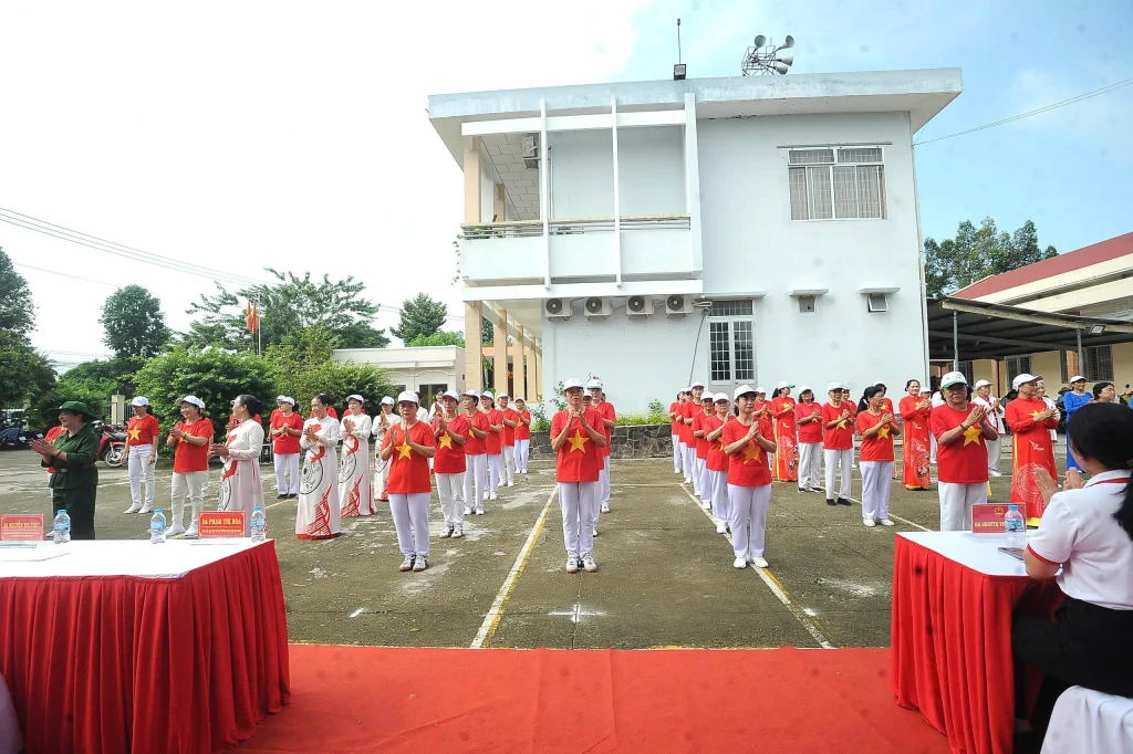Đồng diễn thể dục dưỡng sinh: Khi người cao tuổi chọn sống chủ động