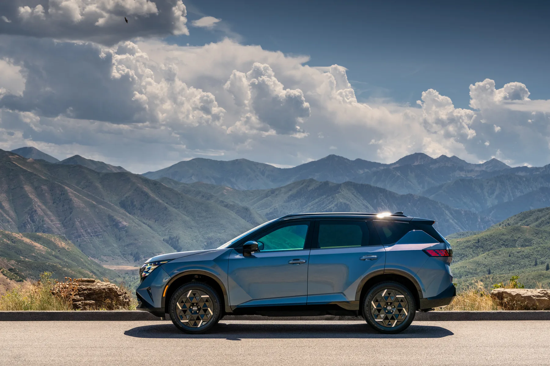 Nissan X-Trail Hybrid với e-Power: sức ép mới cho Toyota RAV4