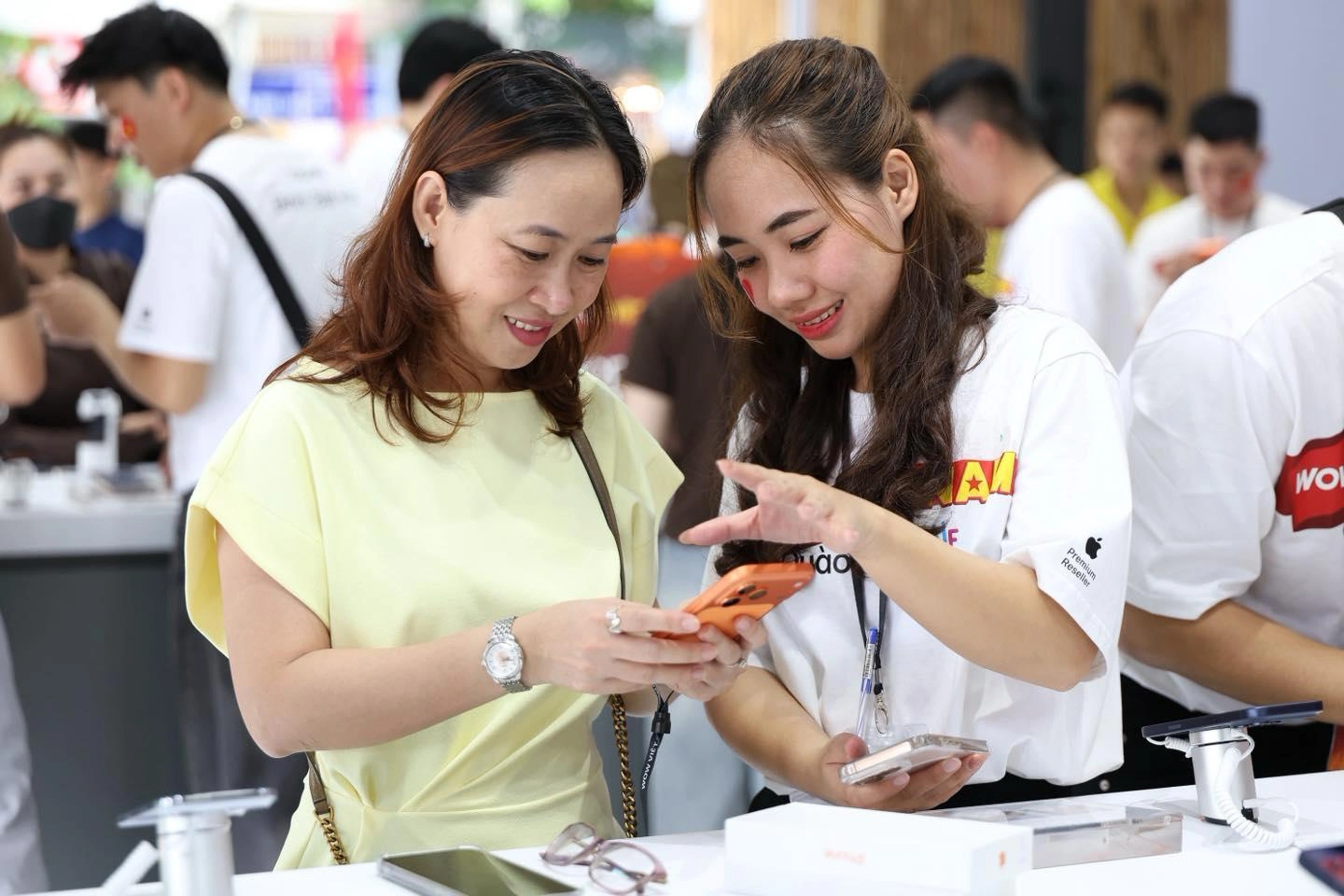 Những người đầu tiên sở hữu iPhone 18 Pro: Màu sắc và trải nghiệm