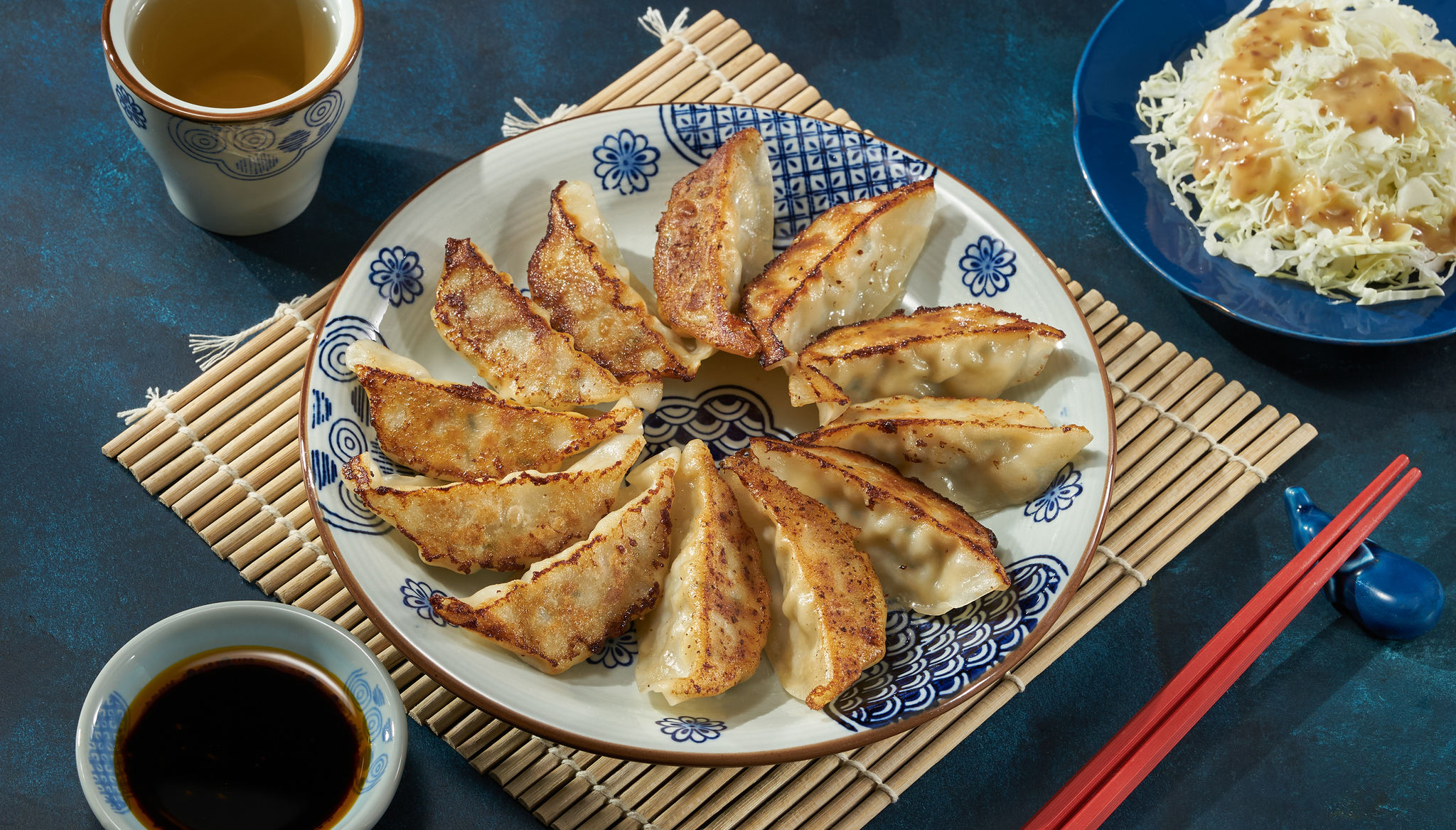 Làm gyoza chuẩn vị Nhật tại nhà với Ajinomoto