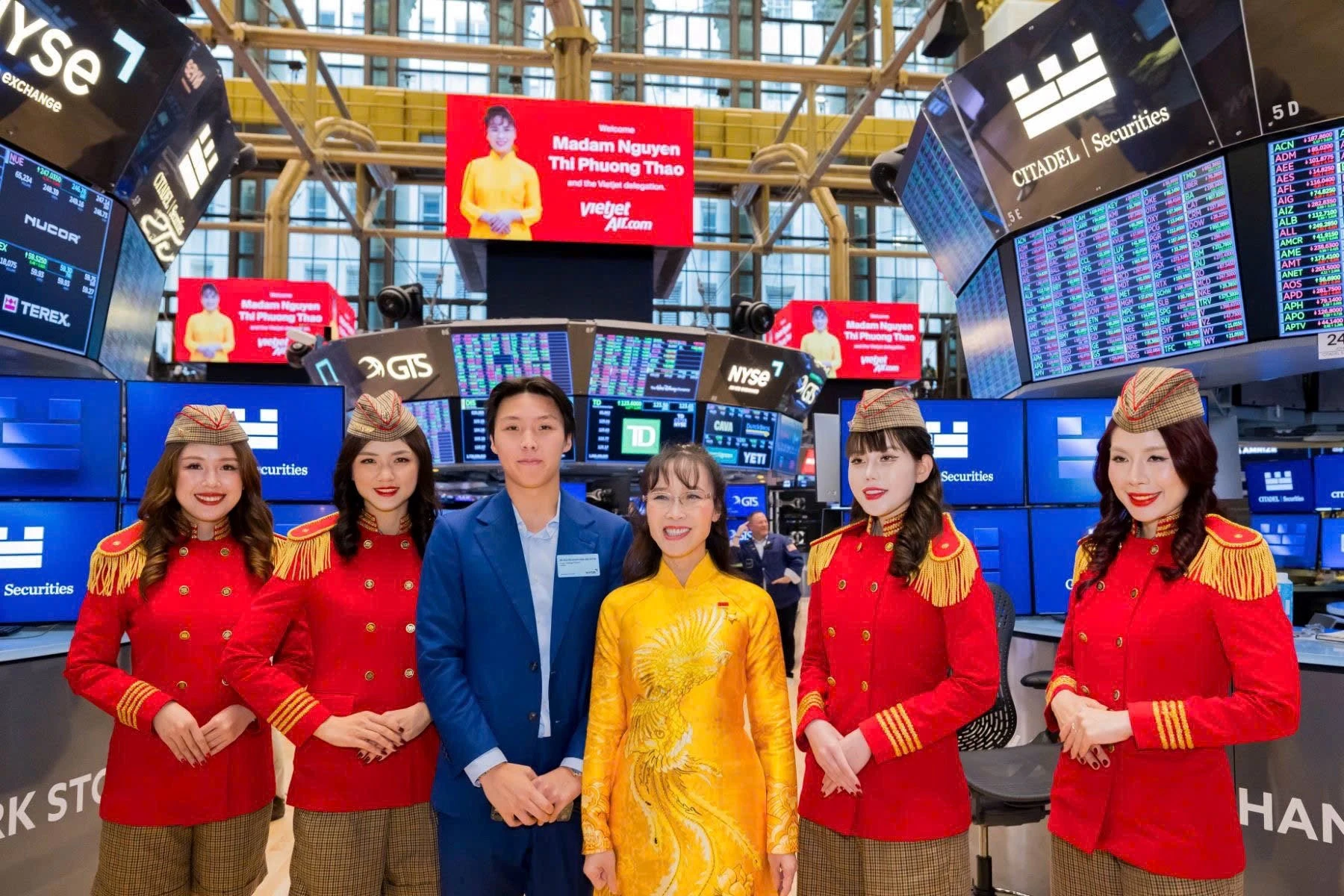 Khoảnh khắc NYSE của Nguyễn Thị Phương Thảo và bước nhảy hạng FTSE