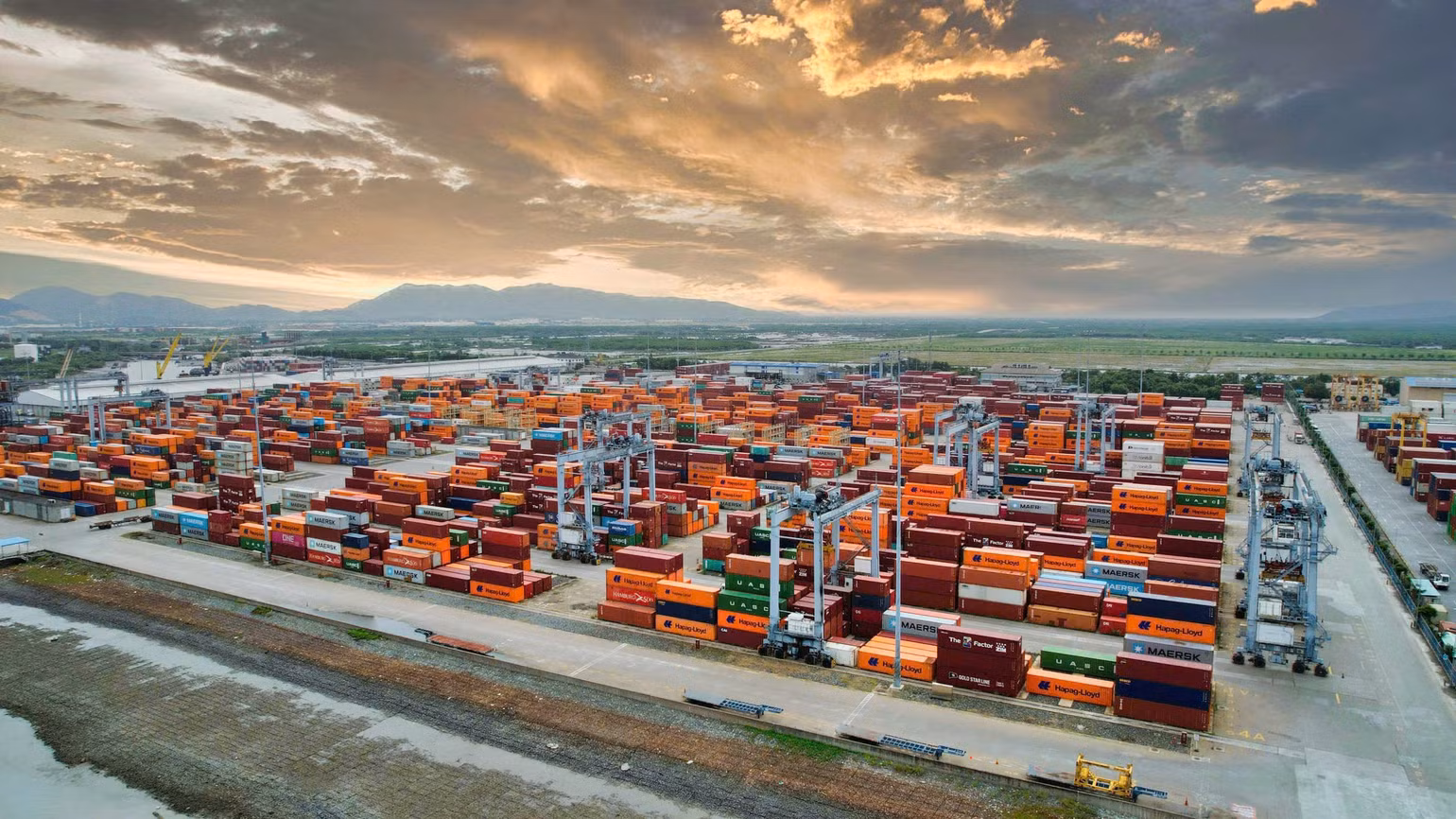 TP.HCM nâng giá trị gia tăng trong xuất nhập khẩu giữa sức ép cạnh tranh khu vực