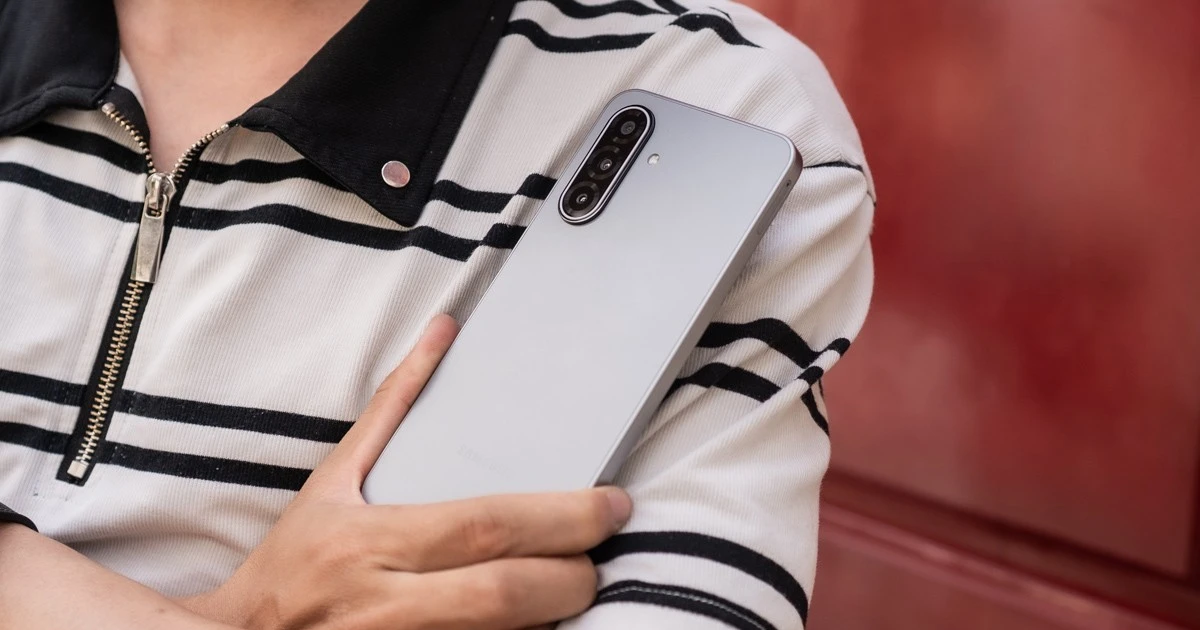 Samsung Galaxy A17 5G vs Galaxy A18: chọn điện thoại tầm trung nào?