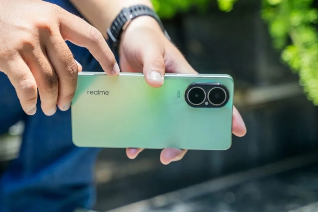 Samsung Galaxy A08, Realme C67 hay OPPO A60: Chọn máy nào dưới 5 triệu?