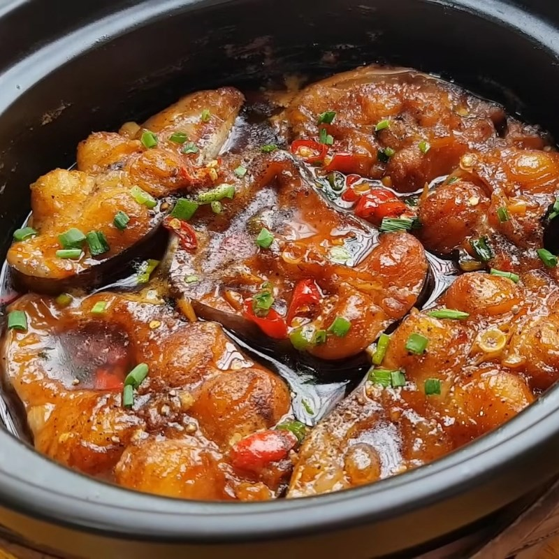 Cá kho vẫn tanh dù đã ướp gia vị: Bạn sai từ những bước đầu