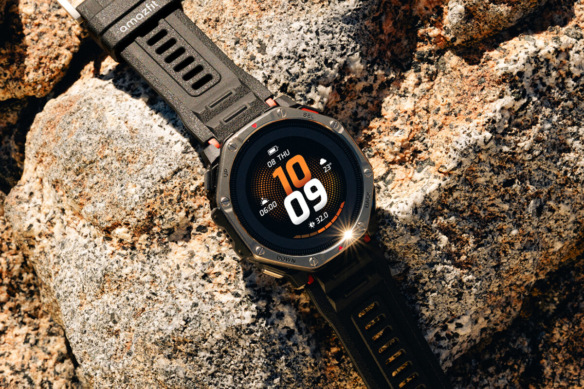 Amazfit T-Rex Dual Solar: AMOLED solar có đáng nâng cấp?