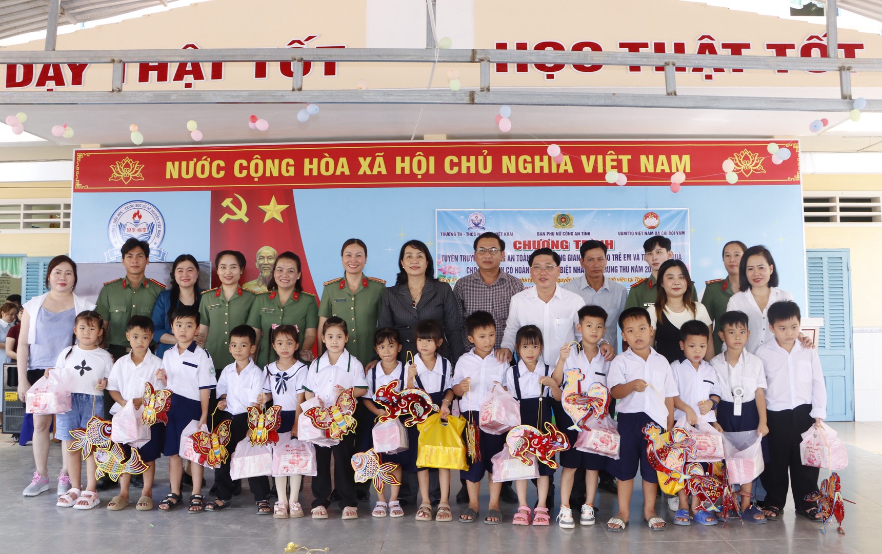 Trung thu an toàn số: Biến lễ hội thành lớp học bảo vệ trẻ trực tuyến
