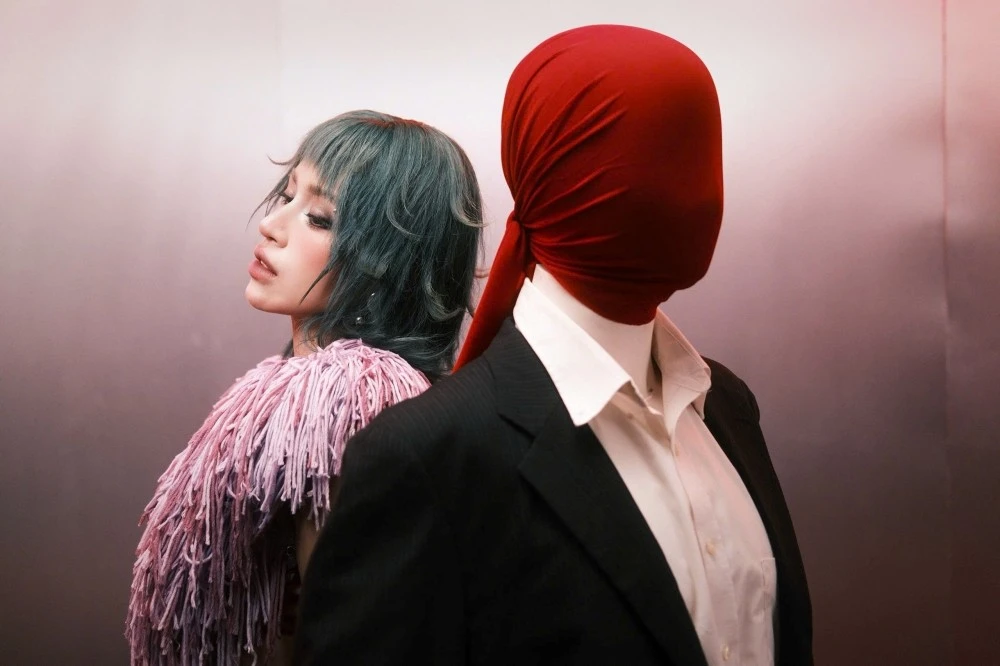 DJ Tít lột xác từ bàn DJ sang ca sĩ Pop/R&B qua MV siêu thực