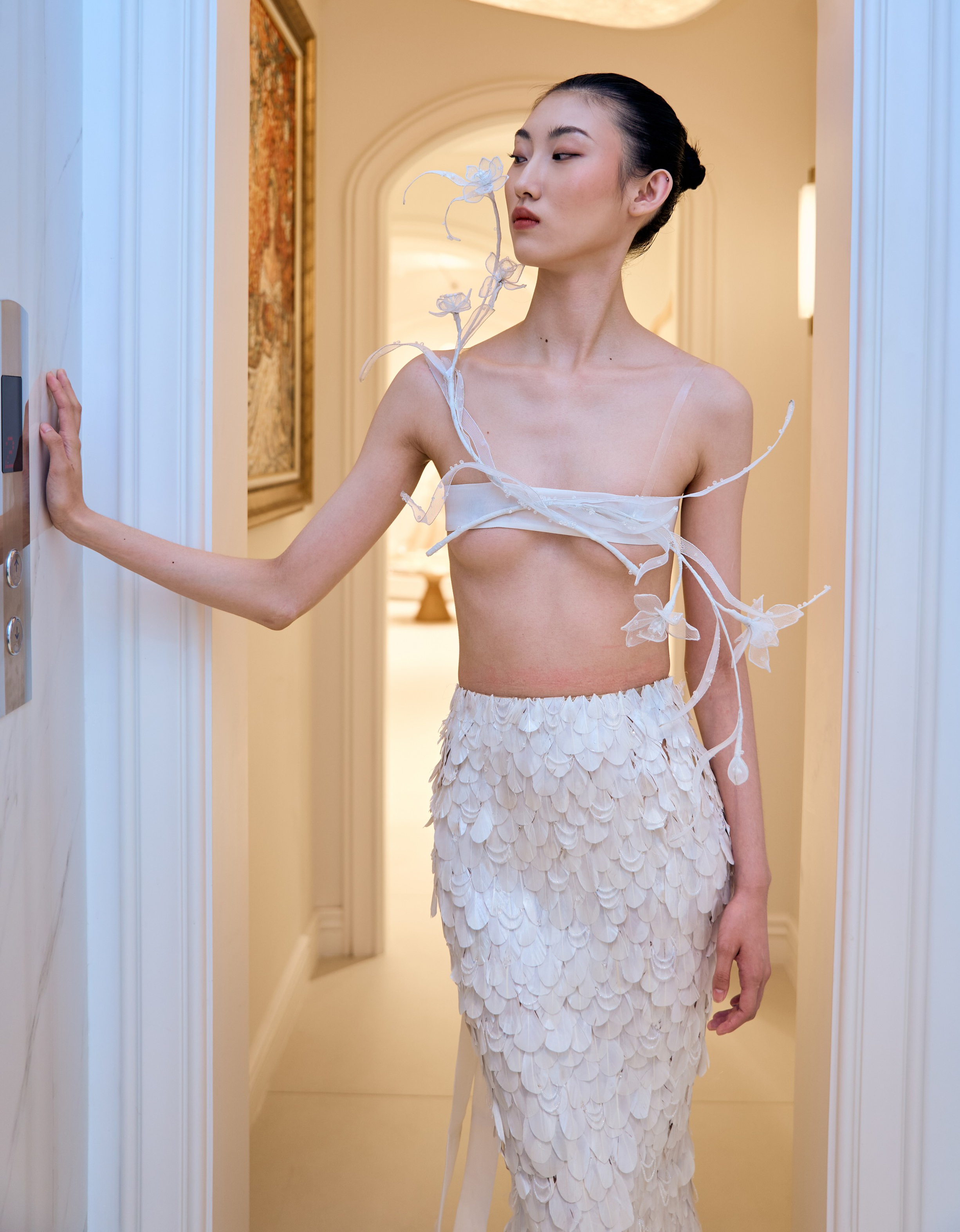 Áo dài Việt và cơn mưa Huế trên sàn diễn Paris