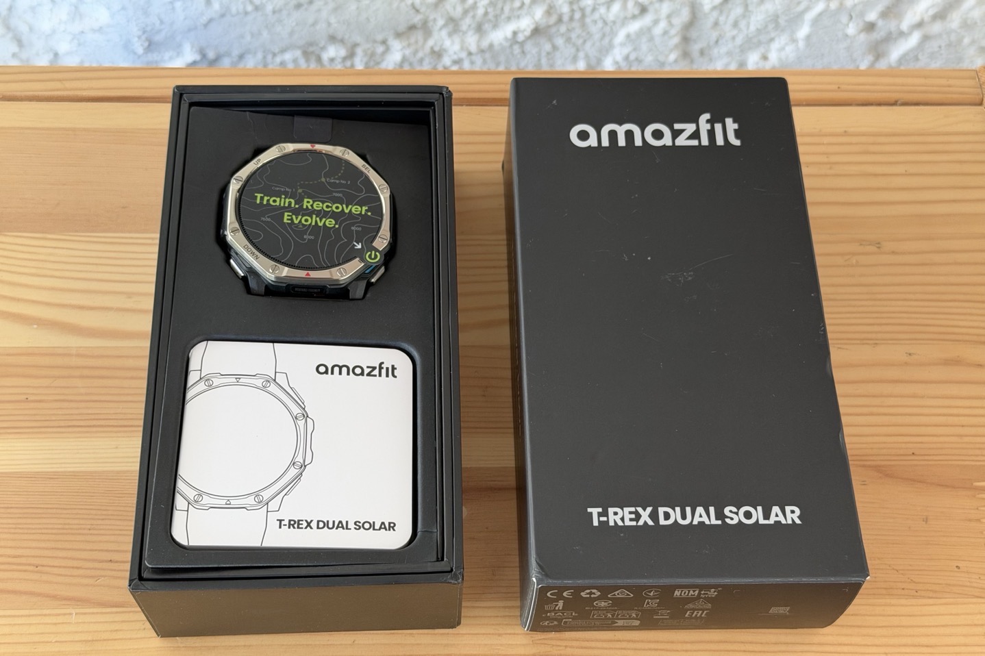 Amazfit T-Rex Dual Solar: AMOLED solar có đáng nâng cấp?