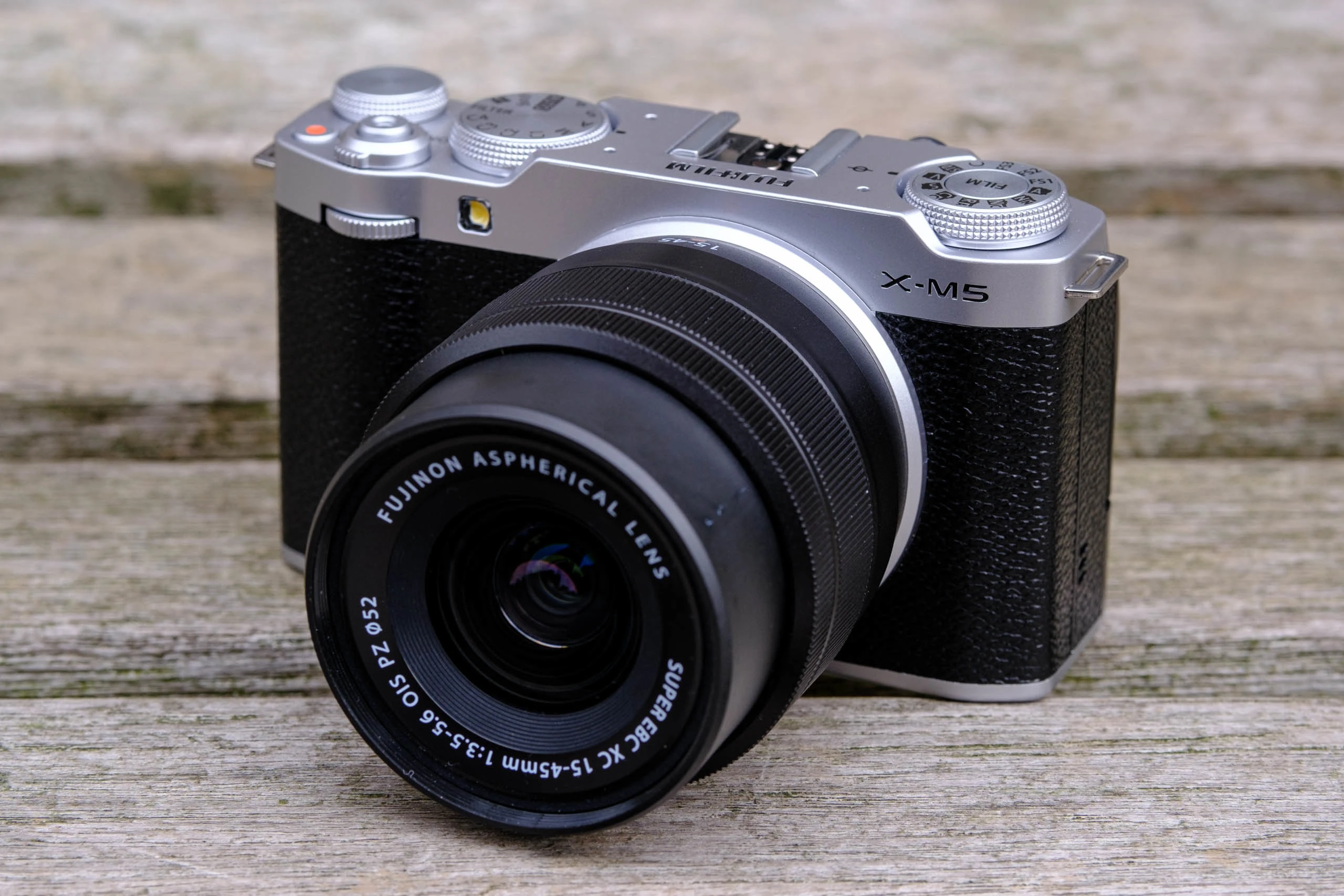 Fujifilm Compact: X100VI, X-M5 hay X100F – chọn sao cho đáng tiền?