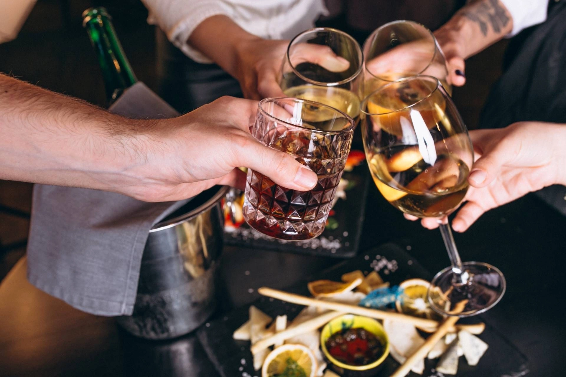 3 thói quen hàng ngày âm thầm đẩy bạn tới ung thư thực quản
