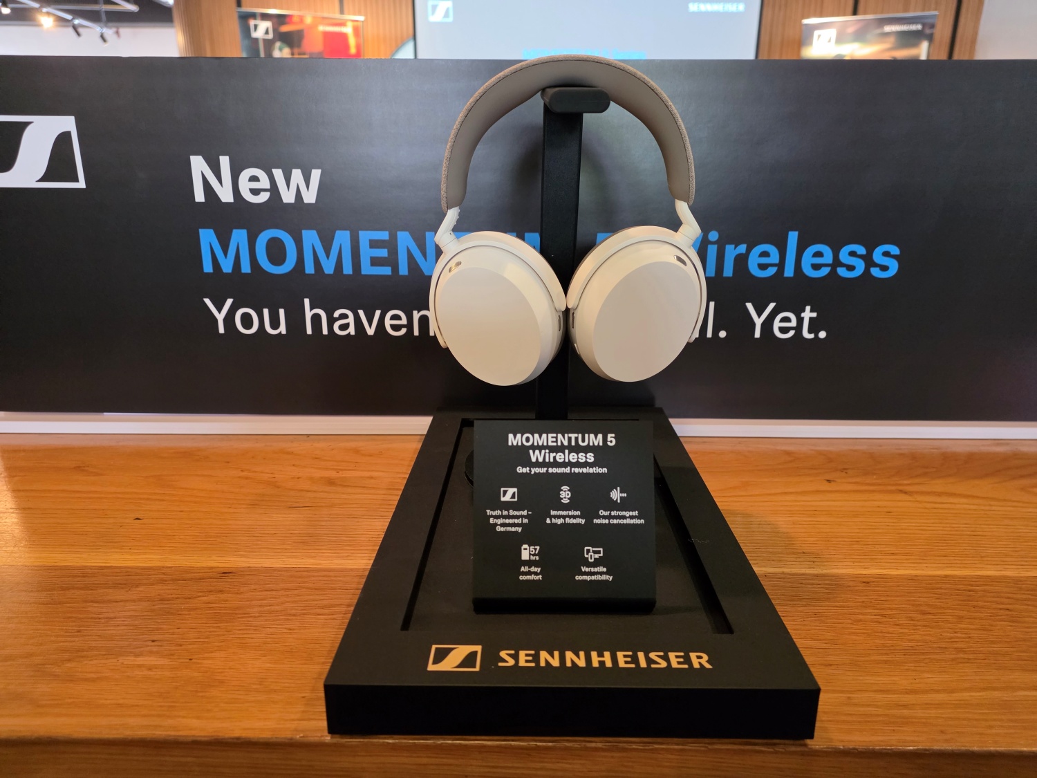 Sennheiser Momentum 5: Tanda Aras Baharu Headphone Wireless Premium