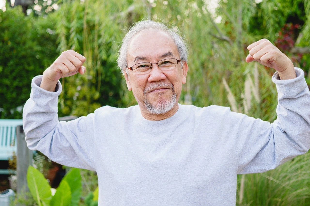 Cơ bắp mất dần dù tay chân vẫn to: lời cảnh báo âm thầm