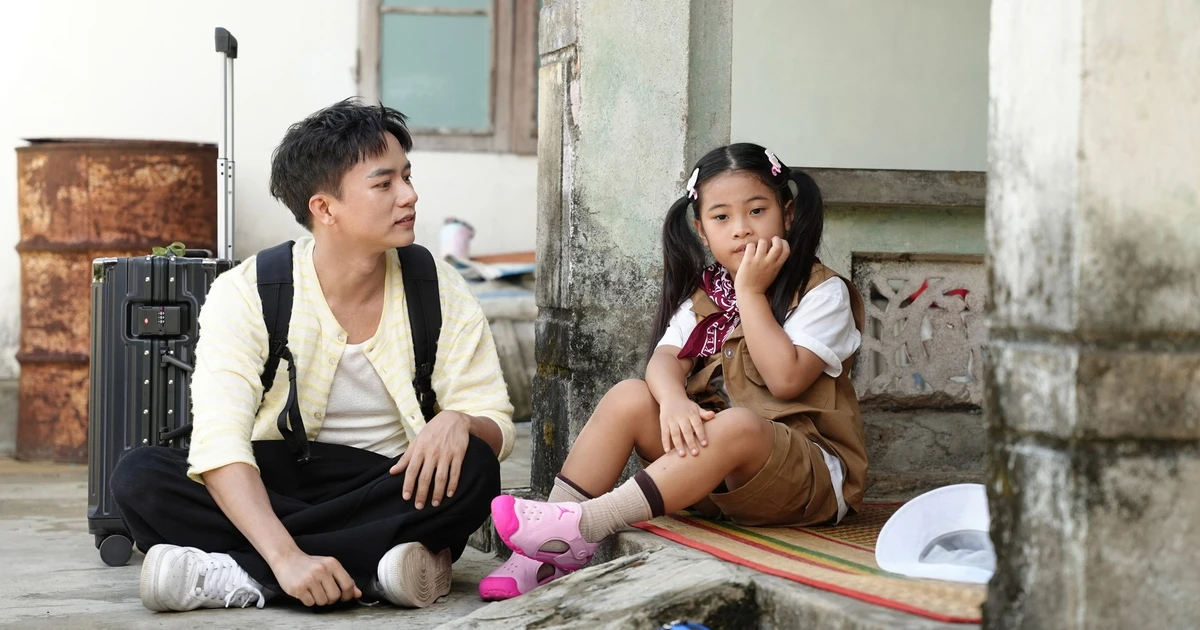 Một mình chăm nhiều trẻ nhỏ: Bài học từ ‘bố tập sự’ Bùi Công Nam