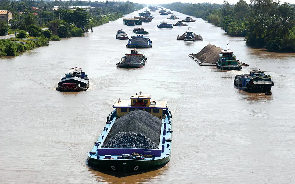 Đường thủy nội địa: Chìa khóa bị bỏ quên của logistics xanh