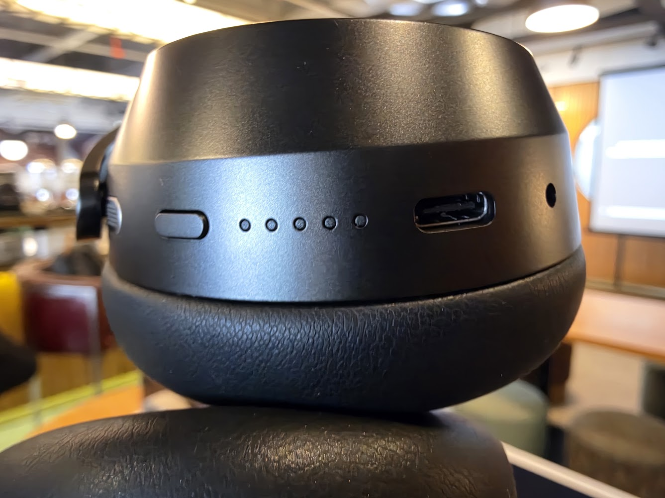 Sennheiser Momentum 5: Tanda Aras Baharu Headphone Wireless Premium