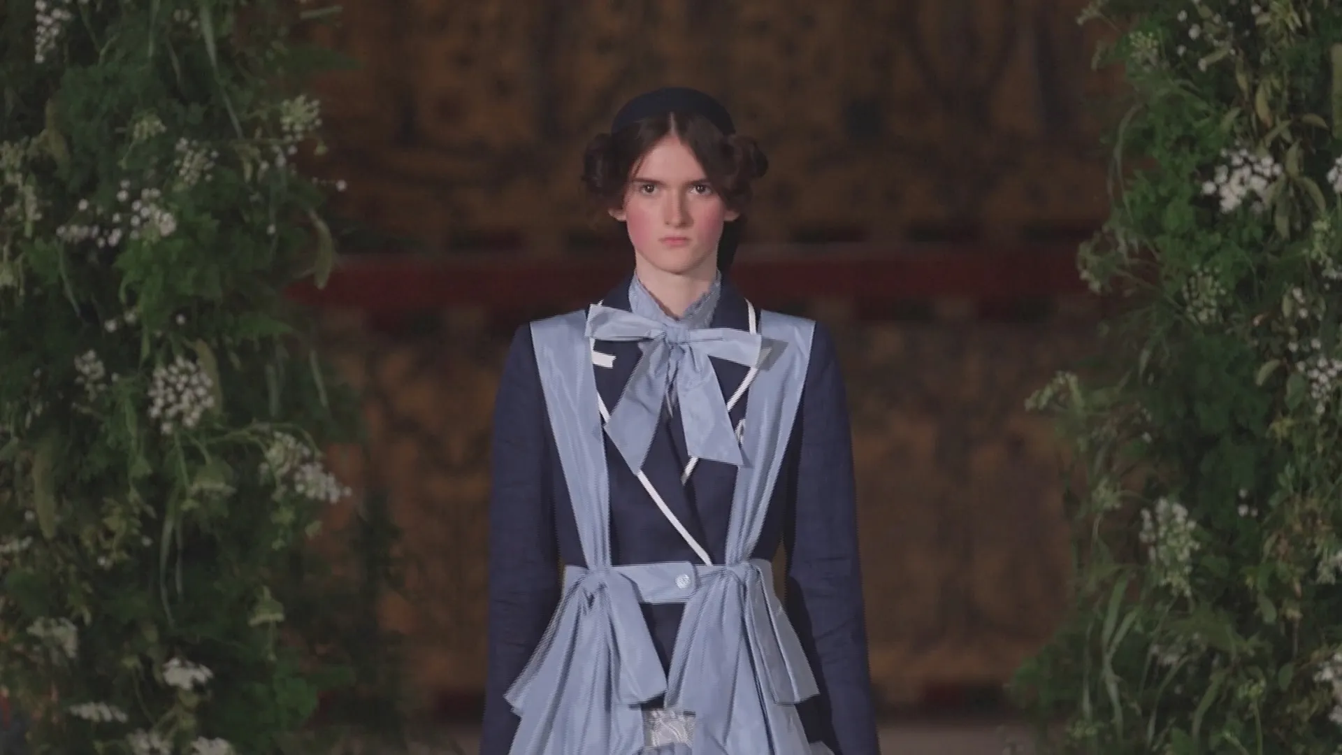 London Fashion Week: di sản Anh quốc, đường phố và công nghệ 3D