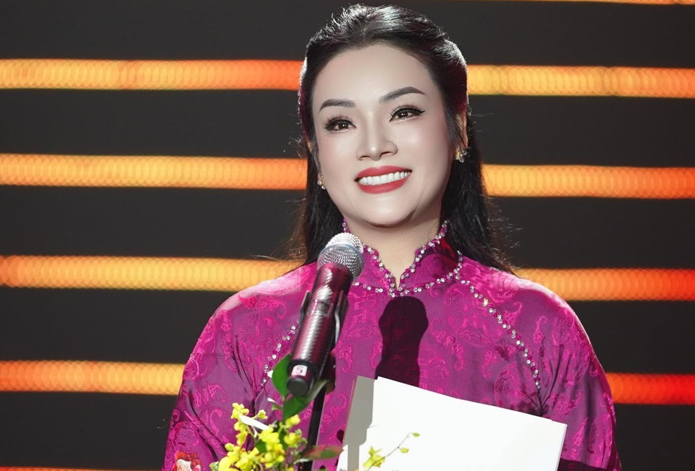 Từ quán quân Sao Mai đến Phó Giáo sư: Hành trình 21 năm của Tân Nhàn