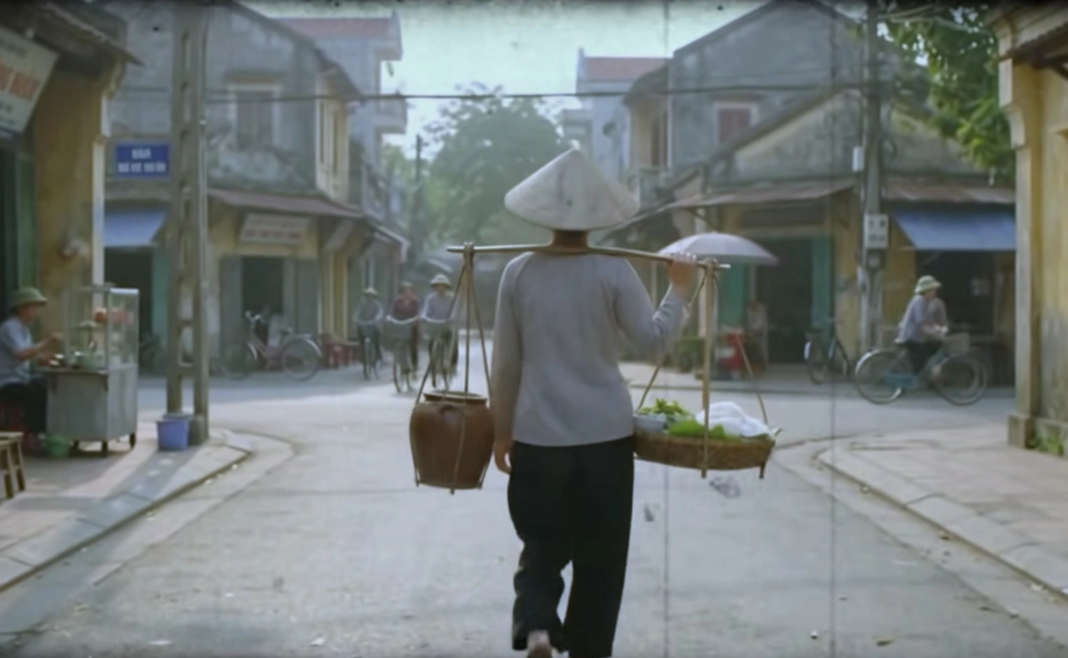 Làng bún ốc Pháp Vân: từ gánh hàng chui đến di sản sống