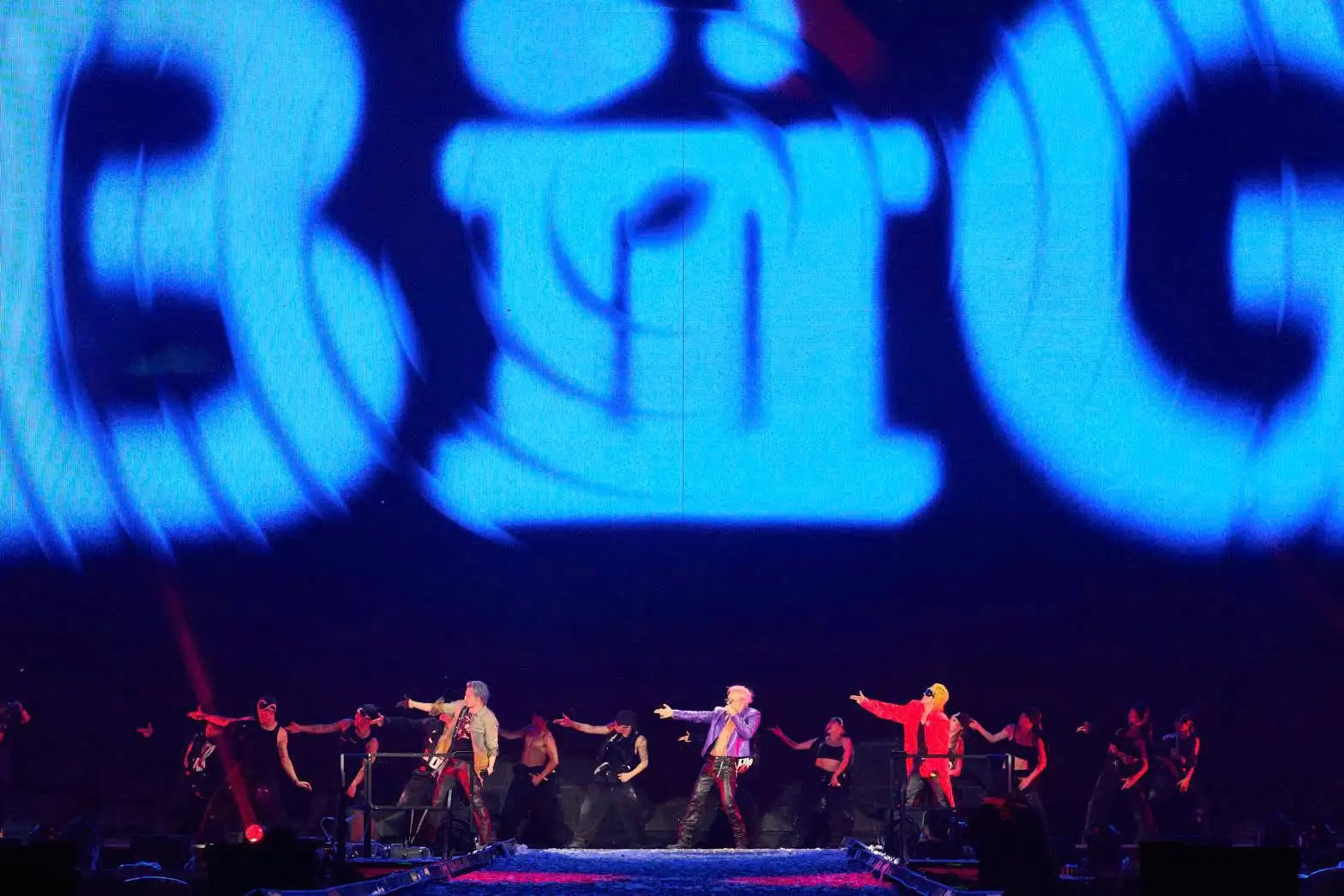 BIGBANG mang 'XX: COSMOS' đến Stade de France: vũ trụ âm nhạc bùng nổ giữa lòng Paris