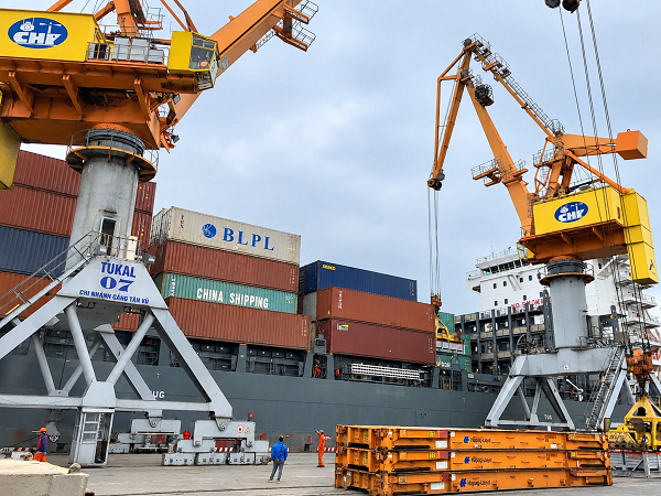 Giảm chi phí logistics để giữ sức cạnh tranh xuất khẩu Việt Nam