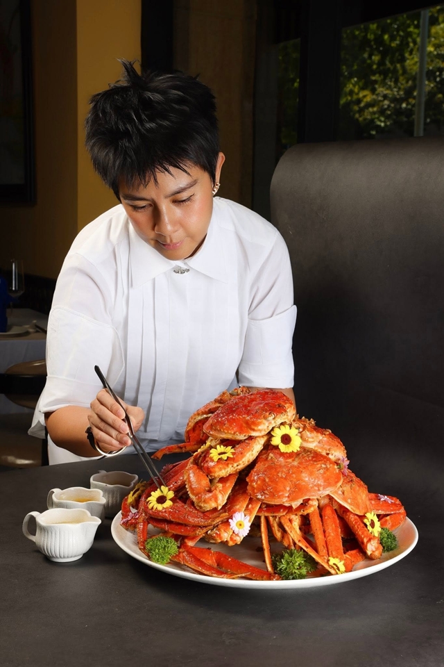 Từ bà hoàng phòng vé đến bà chủ quán xôi cua Sài Gòn
