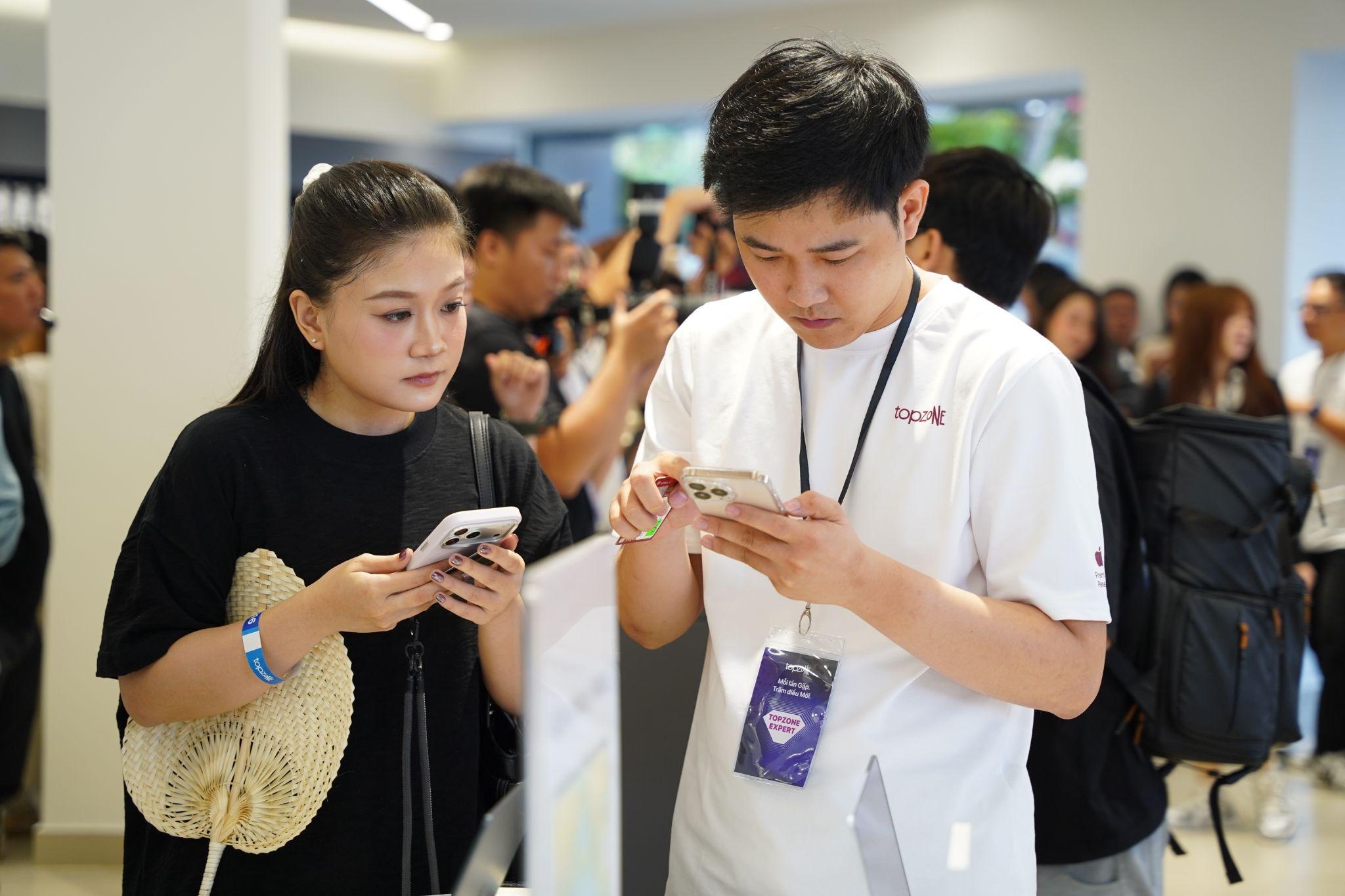 Những người đầu tiên sở hữu iPhone 18 Pro: Màu sắc và trải nghiệm