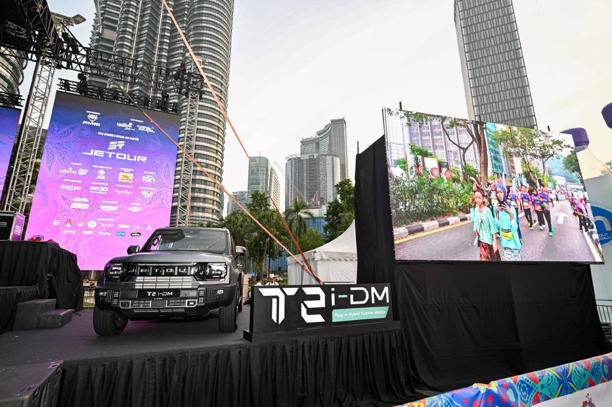 Volvo EX30 Cross Country vs JETOUR T2 i-DM: Pilih SUV Lasak Untuk Jarak Jauh