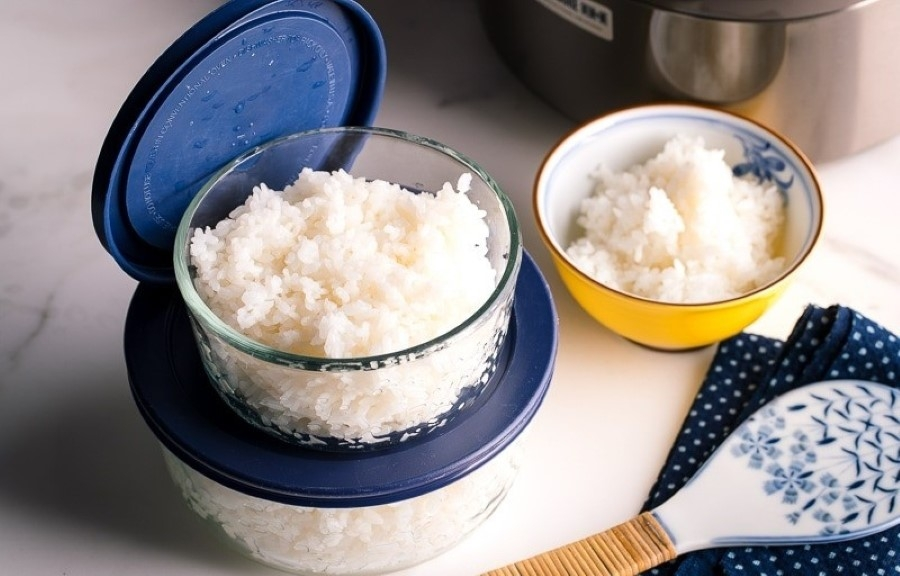 Cơm thừa để qua đêm: ăn được nếu bảo quản đúng