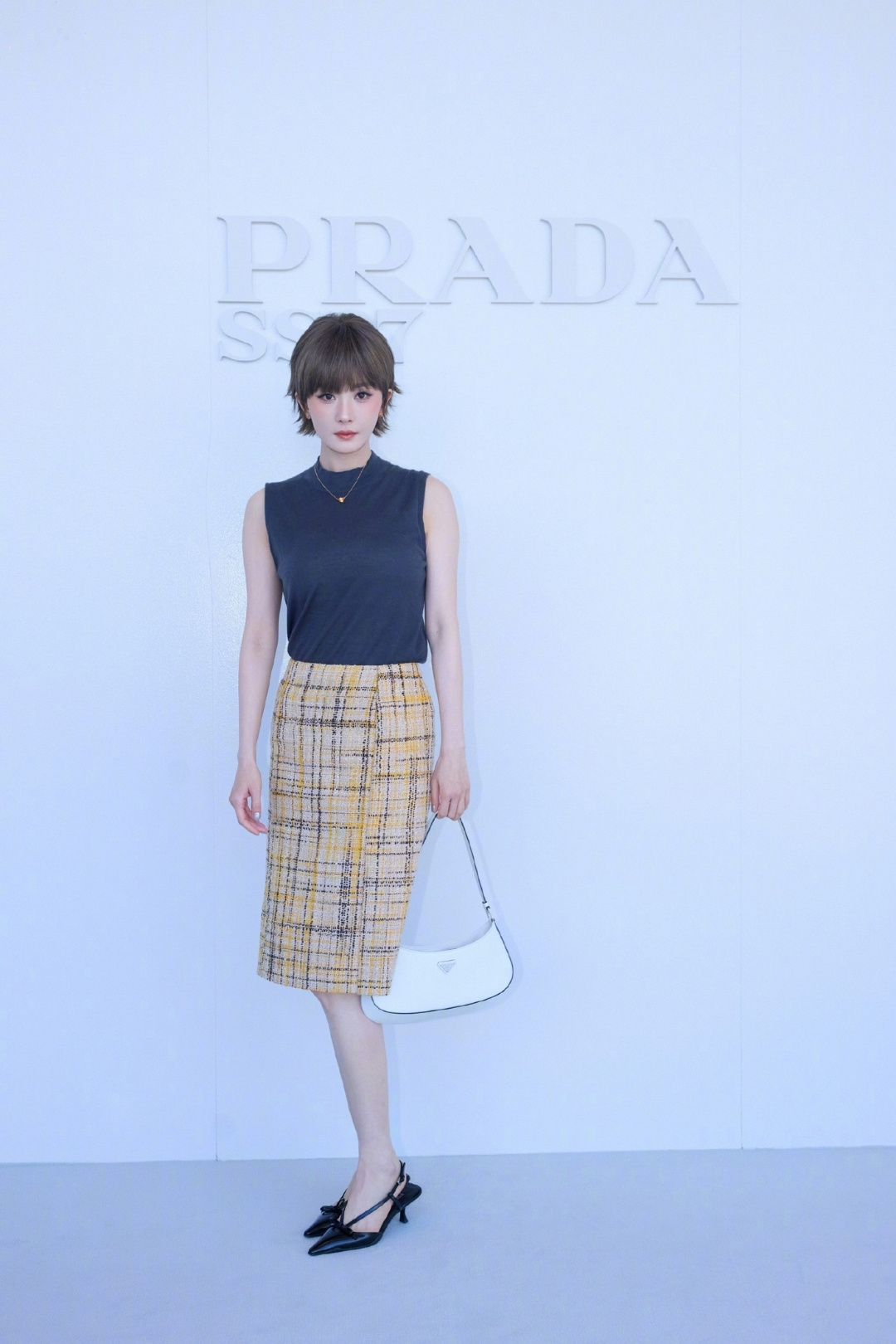 Dương Mịch Và Mái Tóc Bob Ngắn: Khi Sao Châu Á Tái Định Nghĩa Thanh Lịch Tại Milan Fashion Week